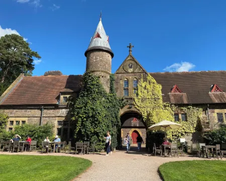 Six on Castle Hotels in Bampton