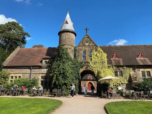 Six on Castle Hotels in Bampton