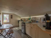 Charming 1-bedroom apartment. Pet-friendly. Hiking & Skiing 10 min way. Hotels in Mamakating
