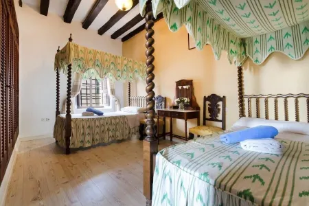 Casa Histórica Para Ciclistas con Piscina, Sauna e Hidromasaje Отели рядом с достопримечательностью «Mallorca Fashion Outlet»