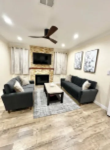 Spacious 4-bedroom with AC and WiFi in peaceful Fremont