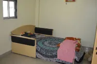 Redchillies Studio Apartment [ Bedroom + Study Room ] - Sleeps 4