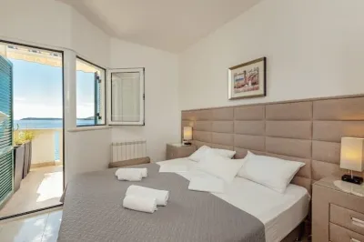 Palma Apartment 2 Deluxe mit Meerblick Beach Lazaret附近的飯店