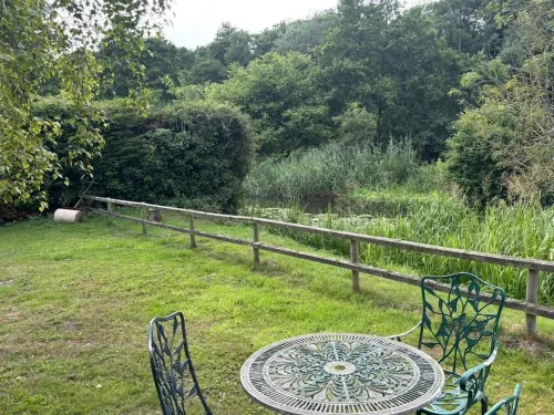 Charming 3-Bedroom Cottage in Worthing, Norfolk – Sleeps up to 8. Các khách sạn ở Dereham