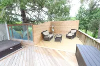 Charming Mountain Retreat Lg Mod/Kit on Stream/Fire-pit/Hot Tub