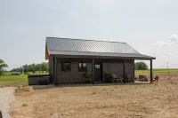 Stockton Lake DAM Cabin with Hot Tub! Less Than 0.25 Miles from the Lake