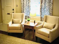 Hilltop Haven @ Hampton Heights Hotels in Reading