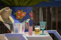 ¡Casa turística colonial con piscina privada en la rivera del río Cauca! Hotels in Jericó