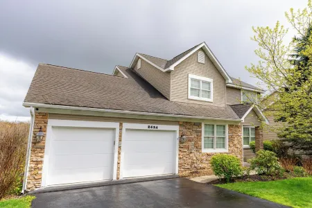 Spacious 5-bedroom house with Majestic Views Hot Tub in delightful Hidden Valley