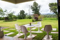 Quaint farmhouse with WiFi in charming Nyeri. family and pet friendly.