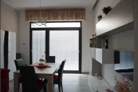 INDEPENDENT STRUCTURE