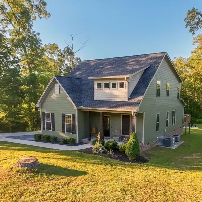 Greenbrier Landing: Tranquil Luxury on 6 Acres