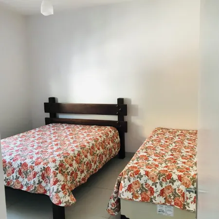 Charming 2-bedroom apartment in terrific Vila Julia Guarujá with AC
