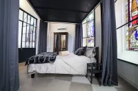 Chapelle Rénovée du Xixe Siècle Hôtels à : Montargis