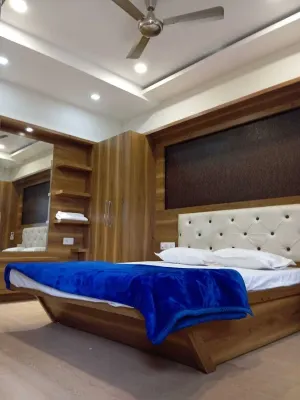 Peaceful location, clean room, near to Mahakal Jyotirling - Damru