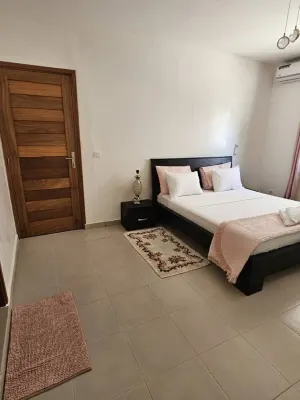 Appartement / Condominium de 3 Chambres et 3 Salles de Bain