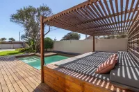 Luxury Flamingo Villa at beach with Pool and Solar Back Up - Villas