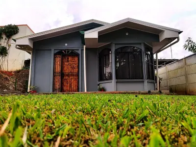 Tanager House Hoteles cerca de Centro de Eventos las Cuadras