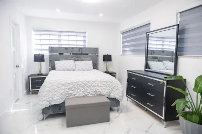 Charming 3-bedroom 3 Bath house in Miami Gardens with AC, WiFi Hotels near Wellness Center