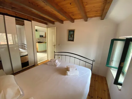 Cozy apartment in charming Vrsine Hotels in Vrsine