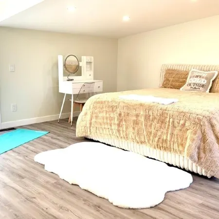 Spacious 3Story,3bedroom,Pets Park,Near UofA&more attractions.Luxury starts here