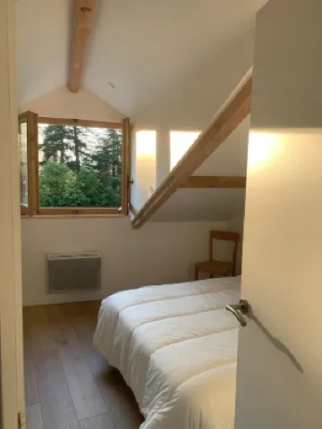 Lovely, warm, fully renovated apartment in the center of the village