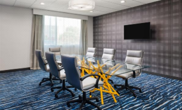 GLō Best Western Enid OK Downtown/Convention Center Hotel