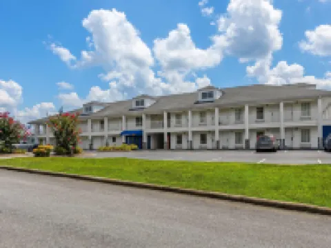 Baymont by Wyndham Forest City Hotels in Forest City