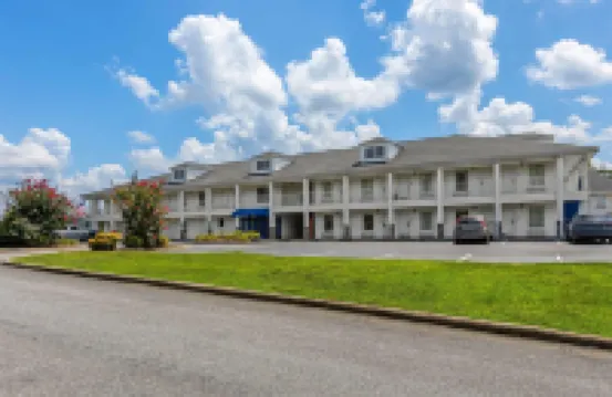 Baymont by Wyndham Forest City