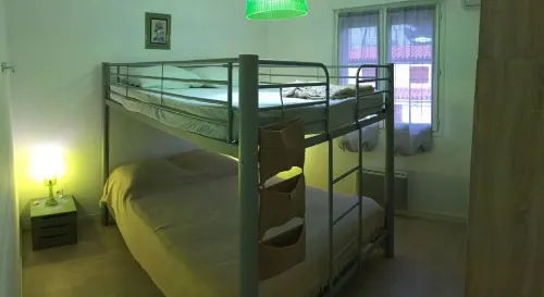 HOUSE SLEEPS 8 SEASIDE - PRIVATE POOL - ENCLOSED PARK - PRIVATE PARKING