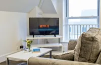 Your Gateway to Comfort: Relocators & Contractors' Haven Near the Airport Các khách sạn ở Wythenshawe