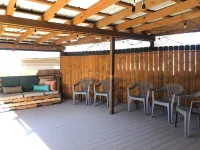 Park Place, a spacious 5-bedroom house with WiFi, AC in lovely Hutchinson