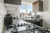 Luxury Watford 2 Bed House FREE Parking