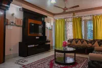 "Prime 4BHK: Ideal Location, 5 Min Walk to Market