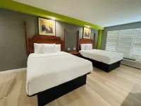 The SeaScape Inn Hotels near Lands End