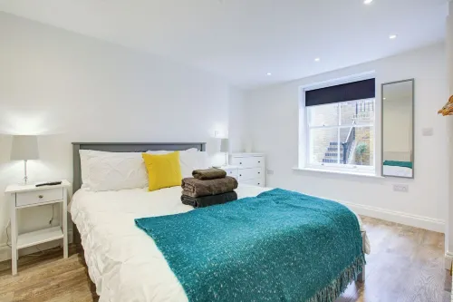 Luxury Beachside Apt | Sea View | Old Town Bars & Dining | Near Dreamland