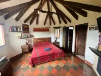 Cozy 2-bedroom cabin in quaint Sutatausa with WiFi Hotels in Sutatausa