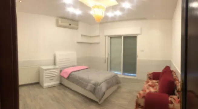 Simi villa In Abdoon Amman With Inside pool 酒店