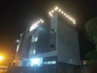 Spacious 4-bedroom townhome with AC and WiFi in fabulous Porto-Novo Hoteles cerca de Mosquée Al - Mahdi