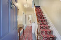 Gorgeous home in historic downtown Sandwich with hot tub/sauna