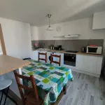 BEAUTIFUL CITY CENTER APARTMENT FOR FAMILY OR GROUP TRAVEL Hotels in Autun
