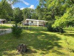 Charming 3-bedroom house in Pioneer with WiFi and AC