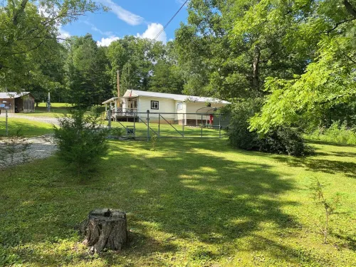 Charming 3-bedroom house in Pioneer with WiFi and AC