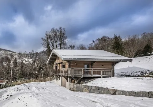 Chalet du Piedmont - Comfort, peace and quiet in the heart of the Hautes-Vosges mountains Hotels in Cornimont