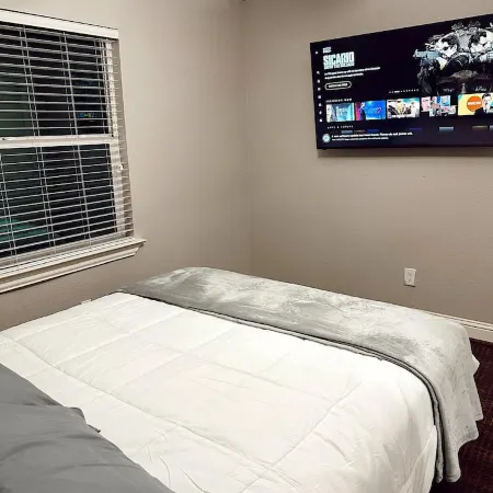 Welcoming cozy where love and light dewll 3-bedroom with AC in charming McKinney