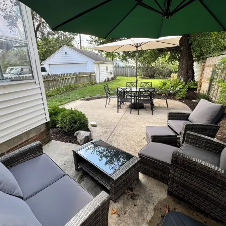 Adorable, Peaceful Retreat In Premier Fort Wayne Location, Sycamore House