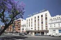 Virgen de Los Reyes Hotel in zona Estación De Tren De Santa Justa