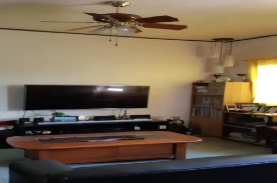 Nini's Little Room in Sorsogon City 索索貢酒店