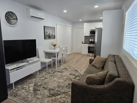 Studio home Отели в г. Грешам