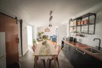 Casa da Fonte de Cima: O refúgio perfeito em São Miguel! Hotels in Capelas